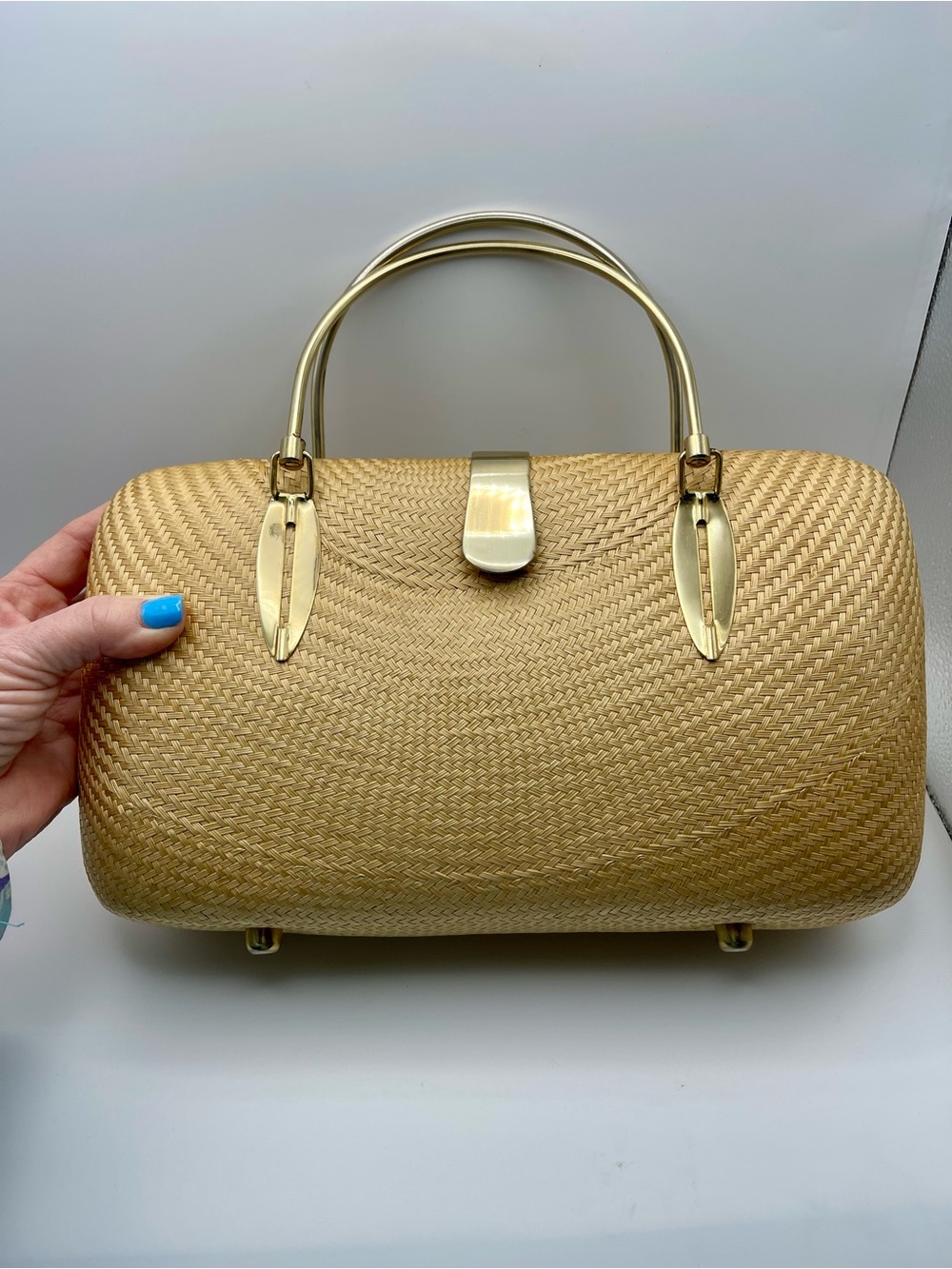 Beautiful Vintage Luxury Woven Straw Bag with Gold Hardware 60s-70s - Picture 3 of 9